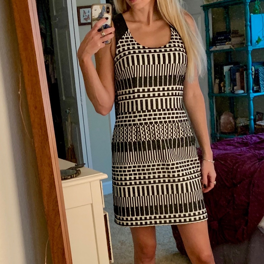 Nicole Miller Black & White Sleeveless Dress